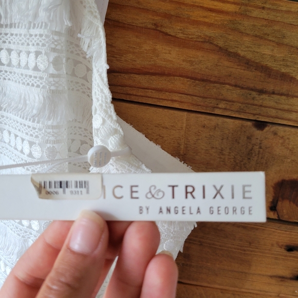 Alice & Trixie White Fringe Romper NWT - Picture 2 of 8